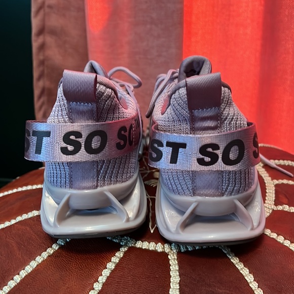 Just so so shoes - Picture 3 of 7